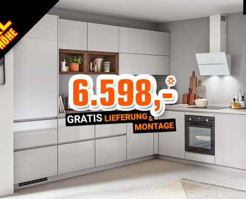 Glänzende nobilia®-Winkelküche mit Fronten in Lack, Seidengrau Hochglanz / Korpus in Seidengrau / Arbeitsplatte in Beton sand Nachbildung / Case-Regaleinsätze in Eiche Havanna Nachbildung