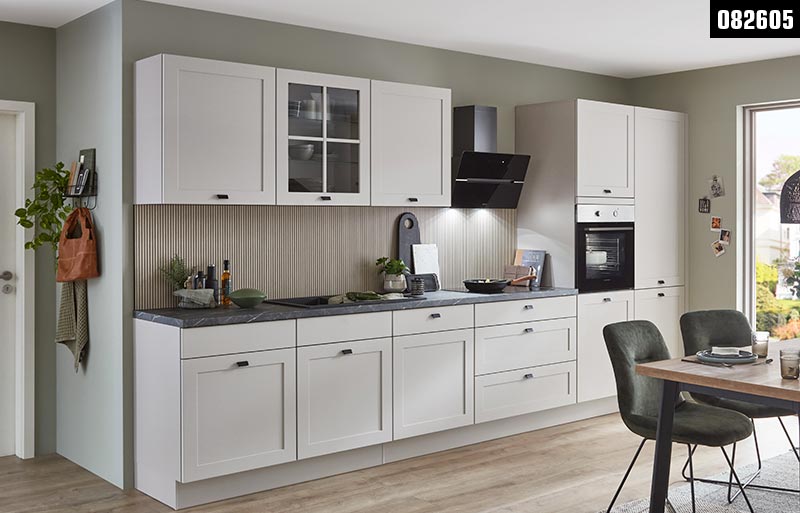 angebot_andico_0826_05_web Nordic nobilia®-Küchenzeile im modernen Landhausstil mit Fronten in Lack, Sand matt