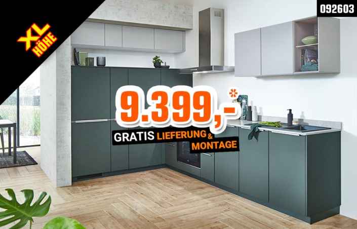 Moderne nobilia®-Winkelküche mit Fronten in Lacklaminat, Mineralgrün ultramatt und Lacklaminat, Taupegrau ultramatt / Xtra-Ceramic-Arbeitsplatte in Beton weiß Nachbildung